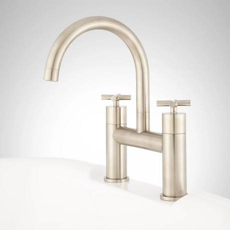 Exira Deck-Mount Tub Faucet