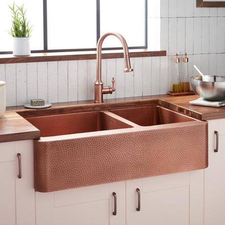 36" Tegan 70/30 Offset Double-Bowl Hammered Copper Farmhouse Sink - Small Bowl Right