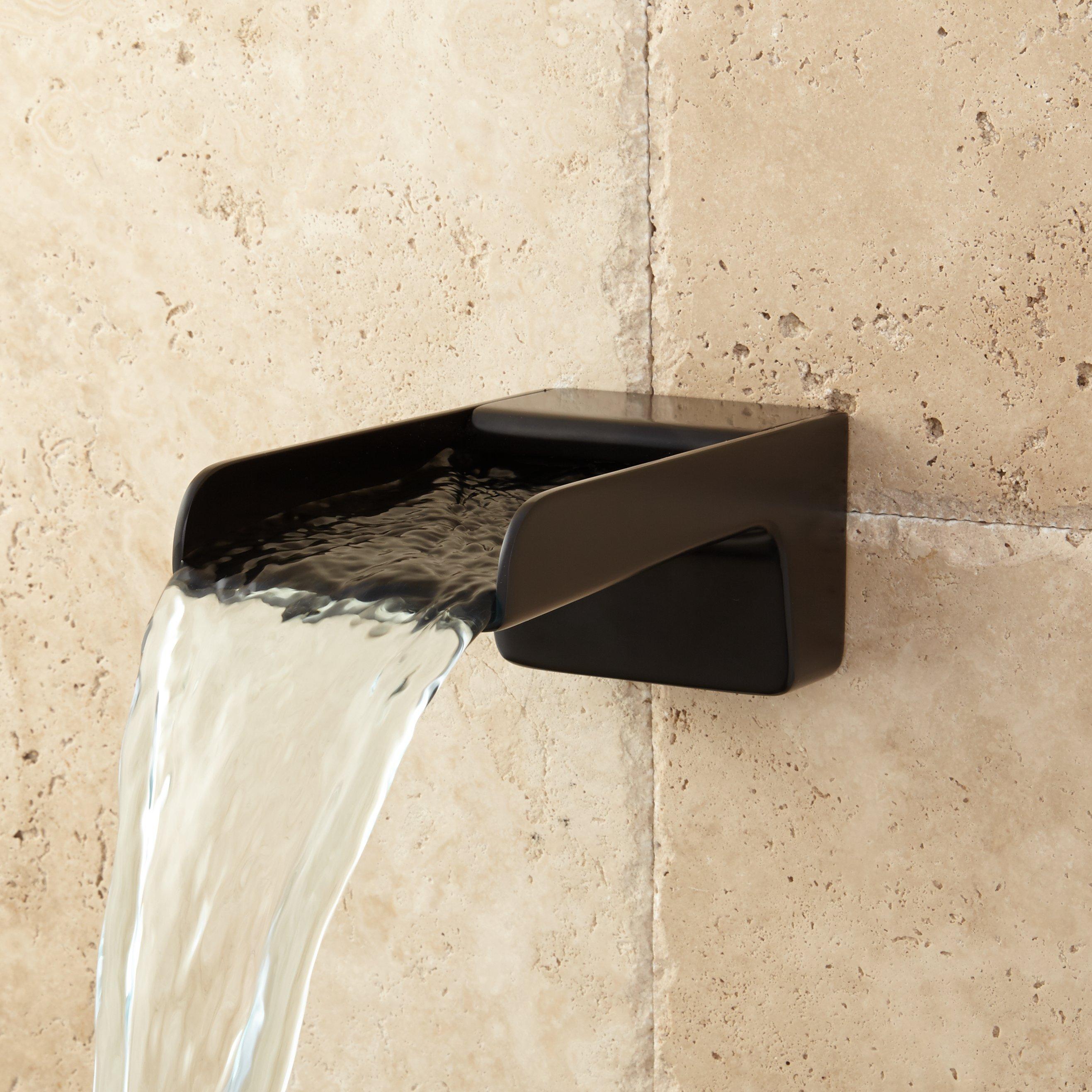 Waterfall tub outlet faucet