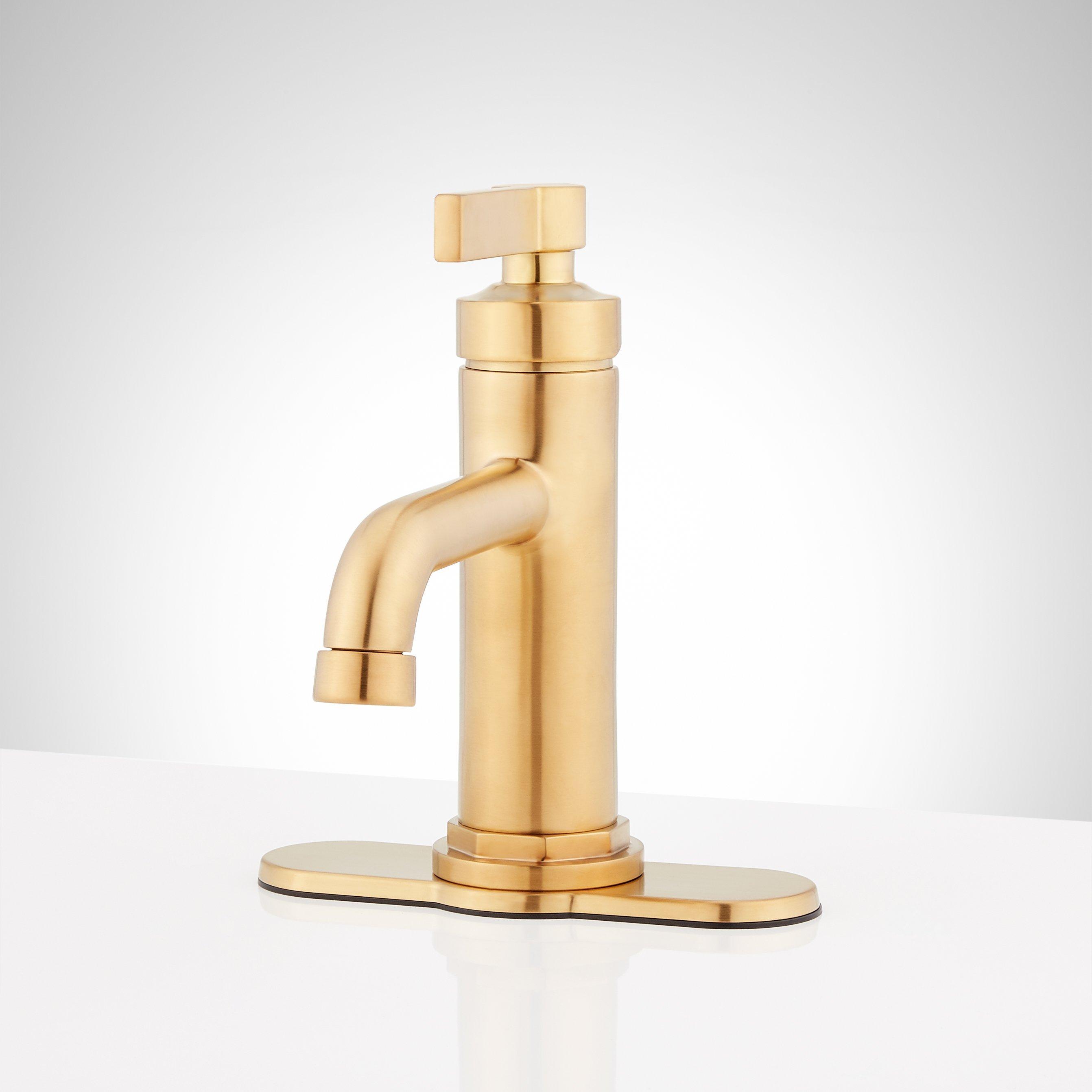 477023-greyfield-bathroom-
