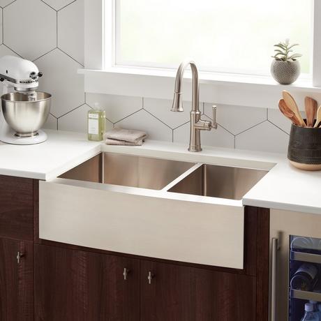 33" Fournier 60/40 Offset Double-Bowl Stainless Steel Farmhouse Sink - Curved Apron