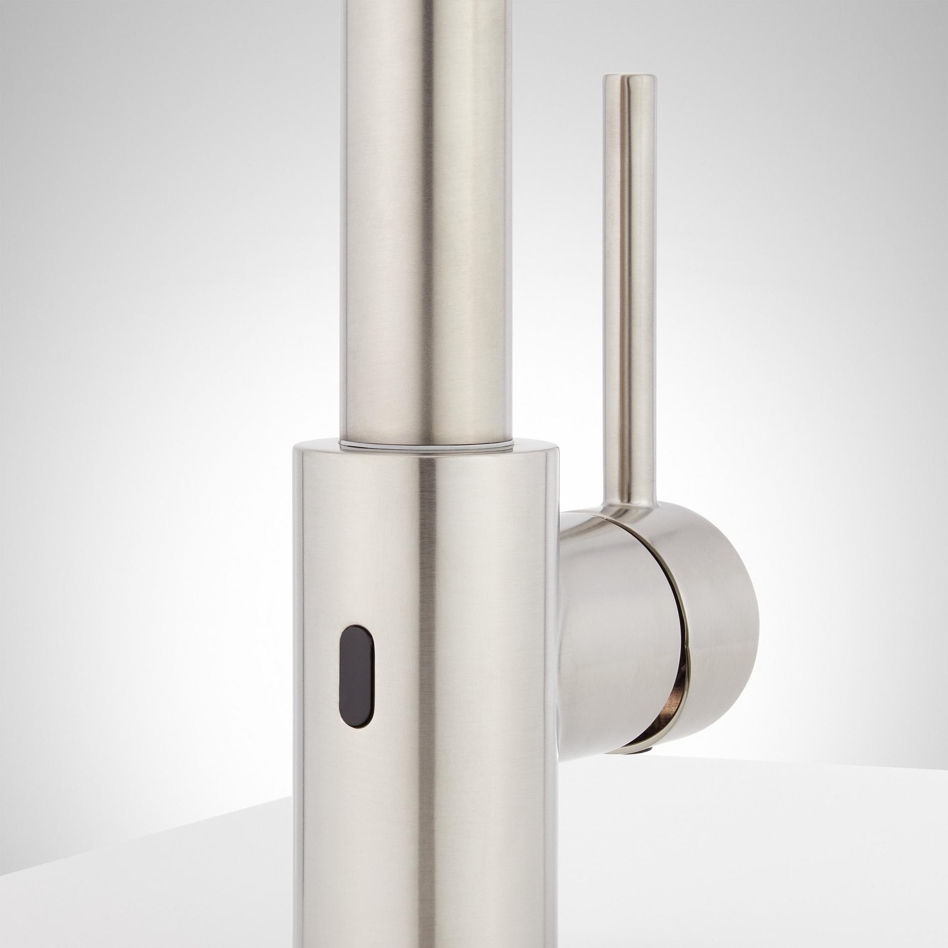 Ridgeway PullDown Touchless Kitchen Faucet with Deck Plate Signature