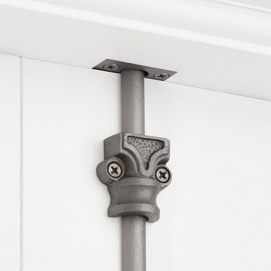 This is a typical French type installation of a cremone bolt. They