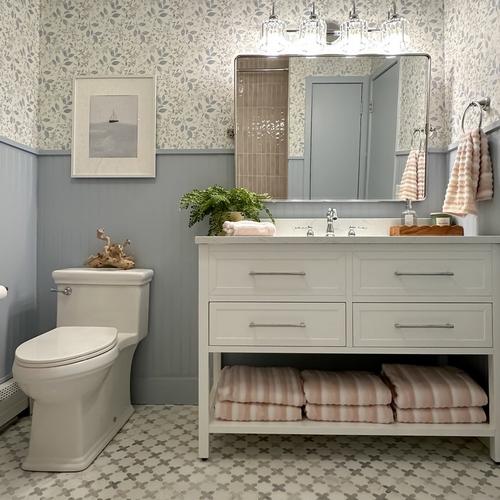 Lake & Lumber’s Cottage-Inspired Bath