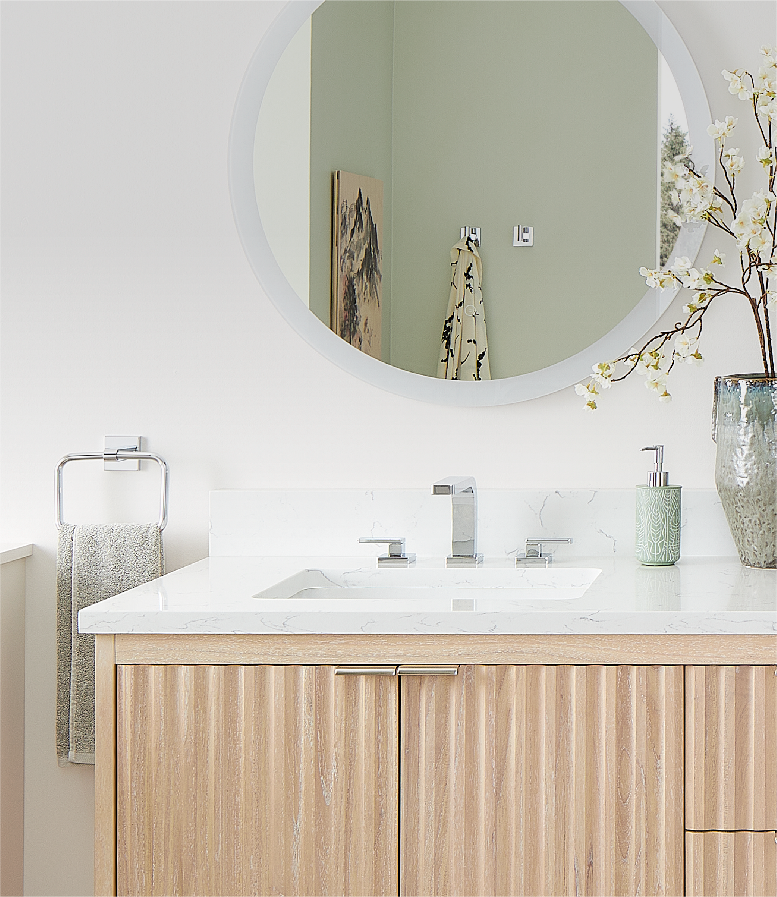 Hibiscus Bathroom Faucet, Towel Ring in Chrome, Bayliss Vanity