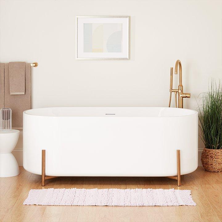 freestanding bathtub with metal stand