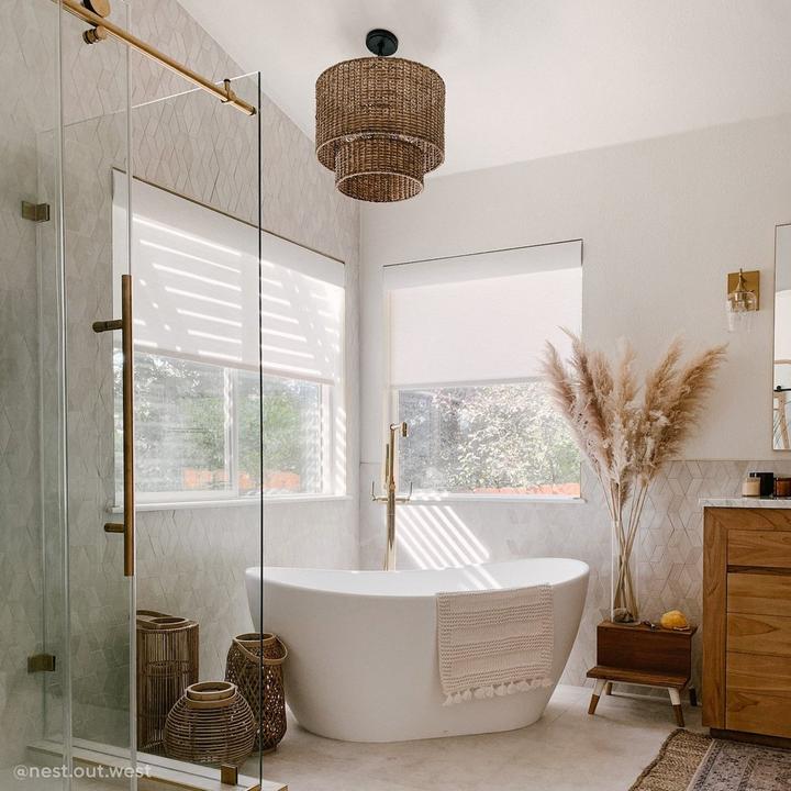 Bathroom of Cait Pappas featuring the 56" Winifred Resin Freestanding Tub