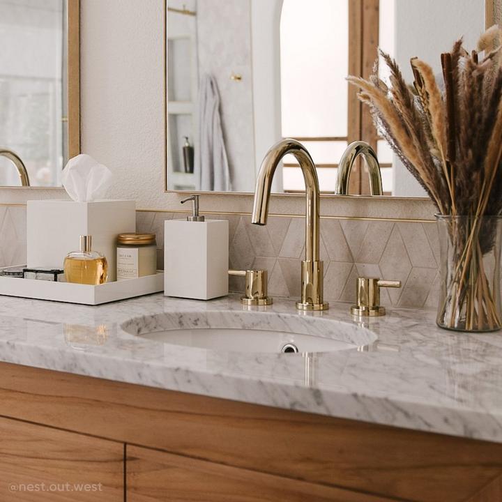 Rotunda Widespread Faucet in Polished Brass
