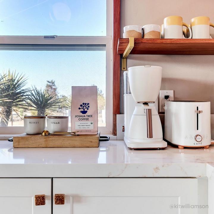 https://images.signaturehardware.com/i/signaturehdwr/coffee-bar-ideas-what-is-a-coffee-bar-featured-article?w=720&fmt=auto