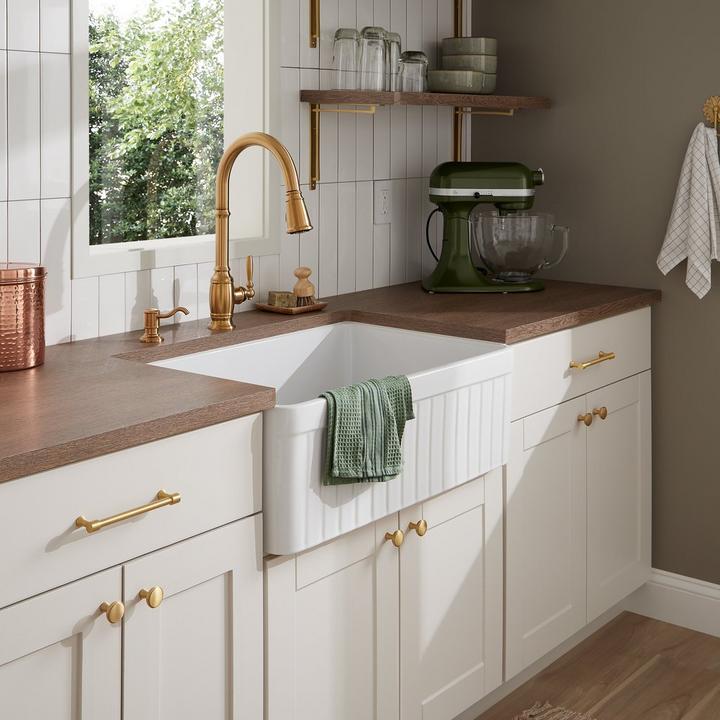 Finnian Pull-Down Kitchen Faucet in Brushed Gold, 30" Curington Fireclay Farmhouse Sink