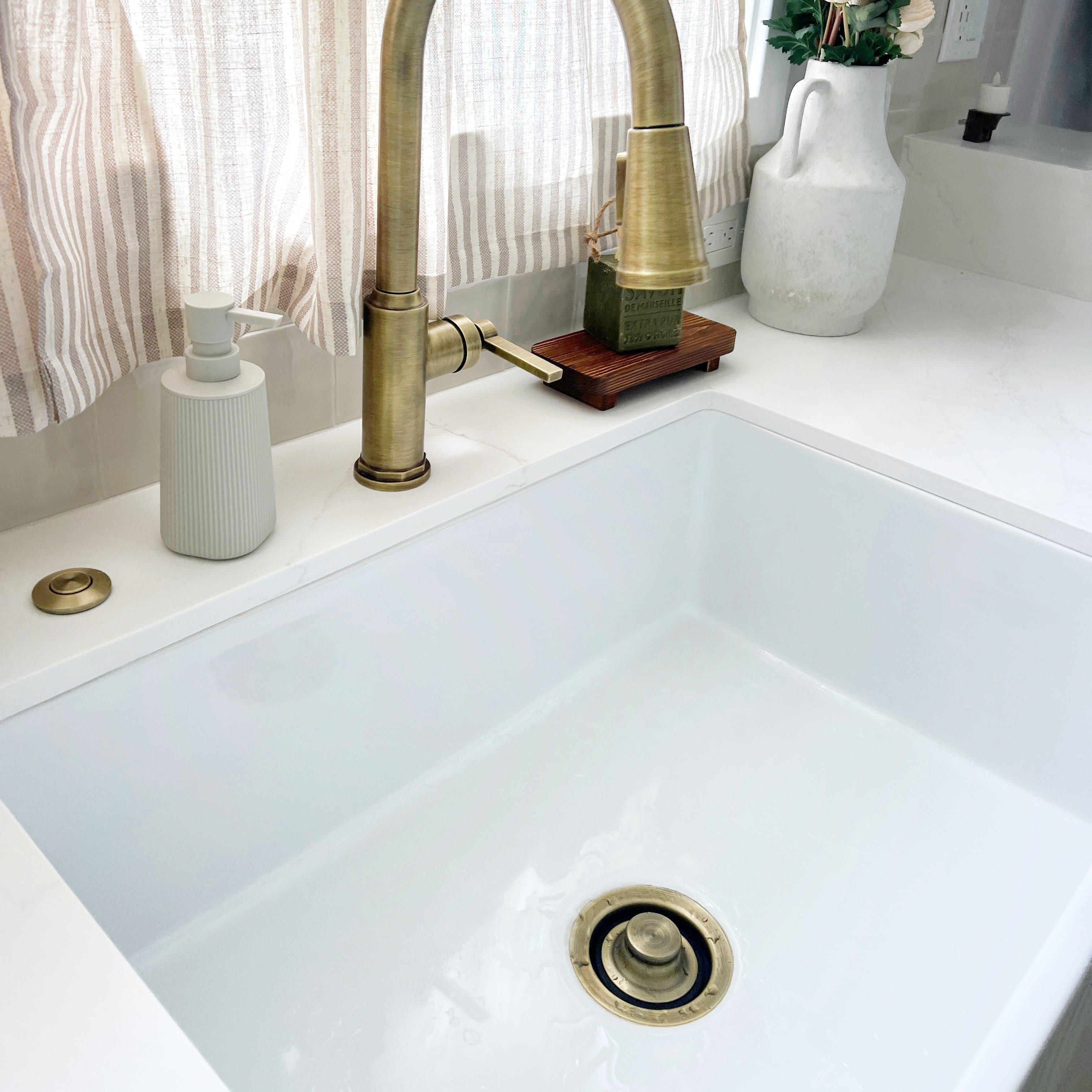 Shop the Room: Cottage + Sea's Cozy Retro Kitchen | Signature Hardware