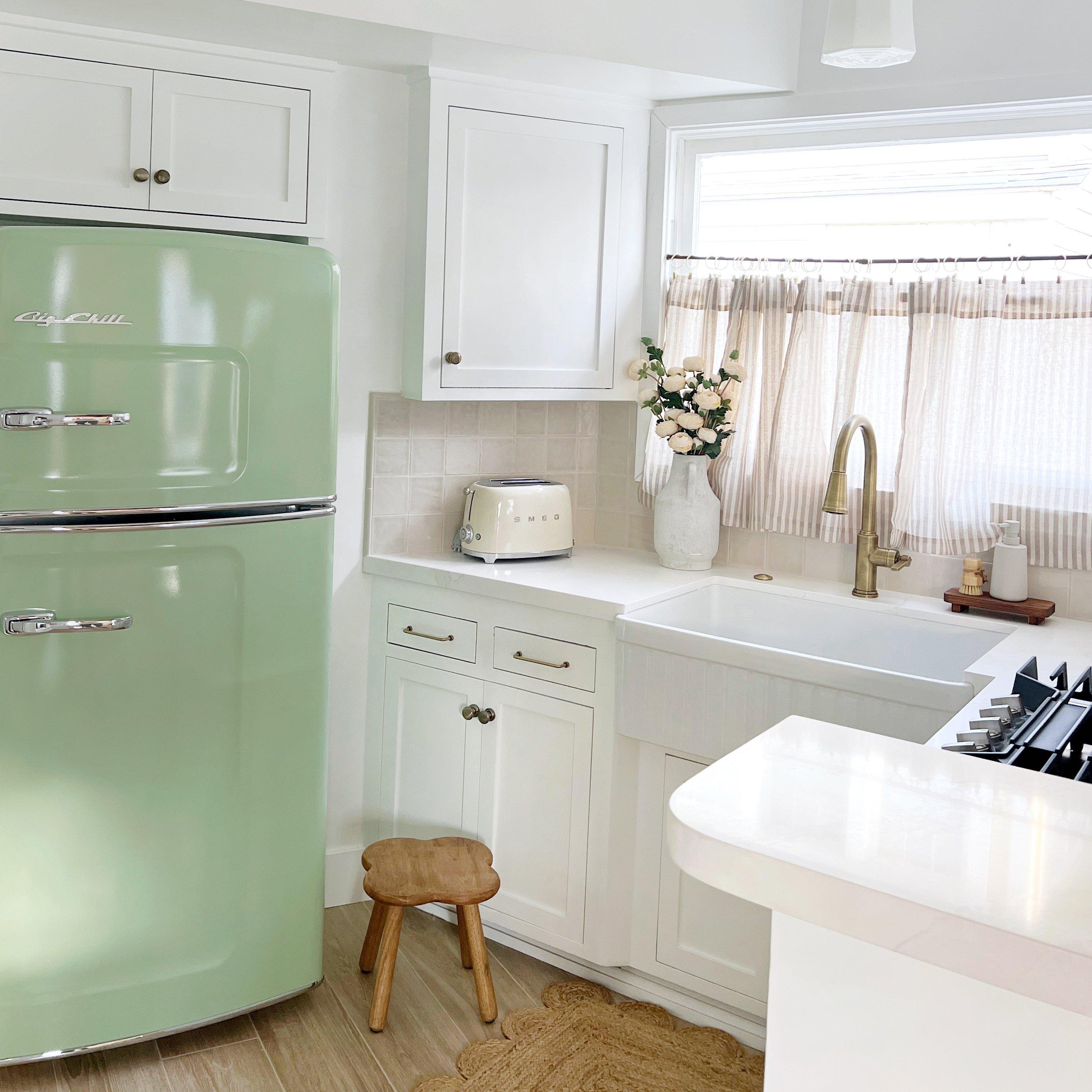 Shop the Room: Cottage + Sea's Cozy Retro Kitchen | Signature Hardware