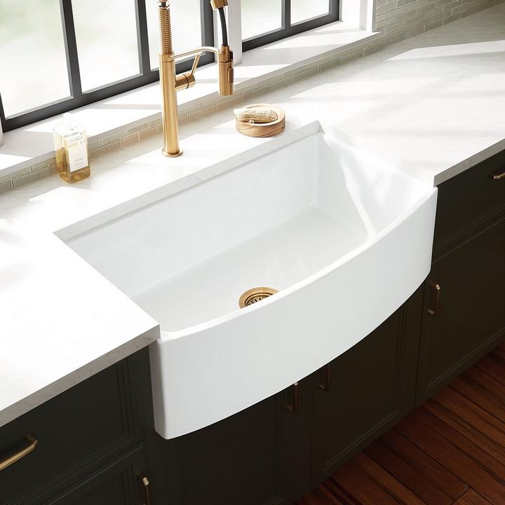 33" Wenbrook Fireclay Farmhouse Kitchen Sink with Curved Apron