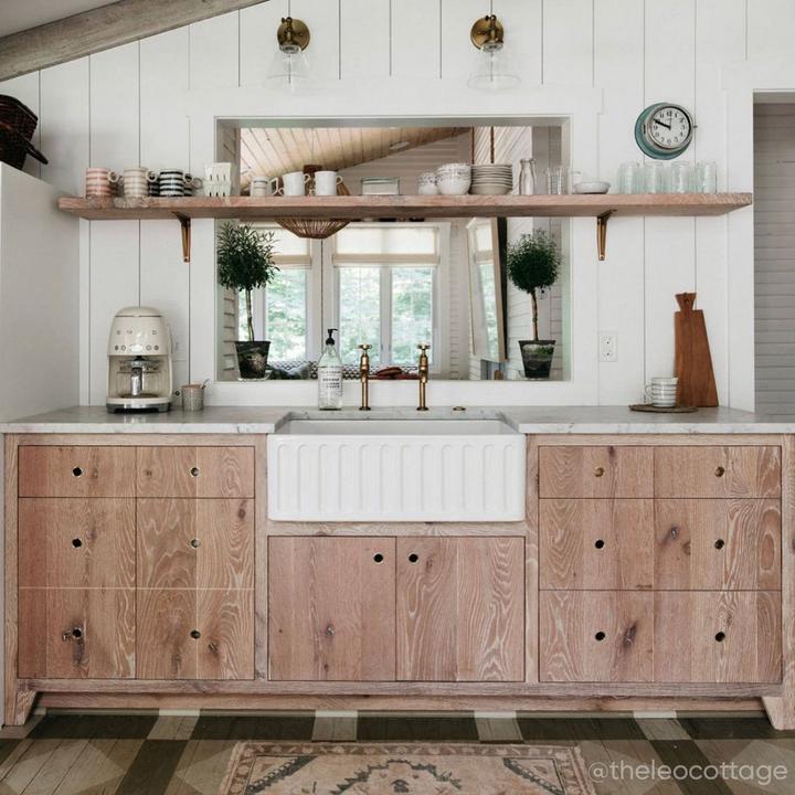 craftsman home interior design featuring the 33" Northing Double Bowl Fireclay Farmhouse Sink with Fluted Apron in white