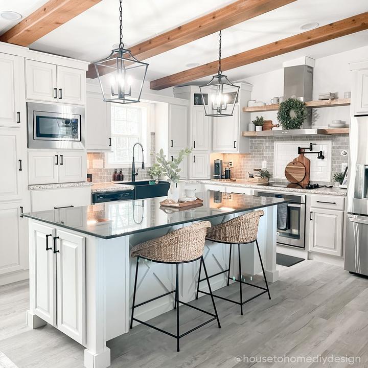 Farmhouse kitchen with Strasbourg Solid Brass Cabinet Pull in Black, 33" Torun Fireclay Farmhouse Sink in Matte Black