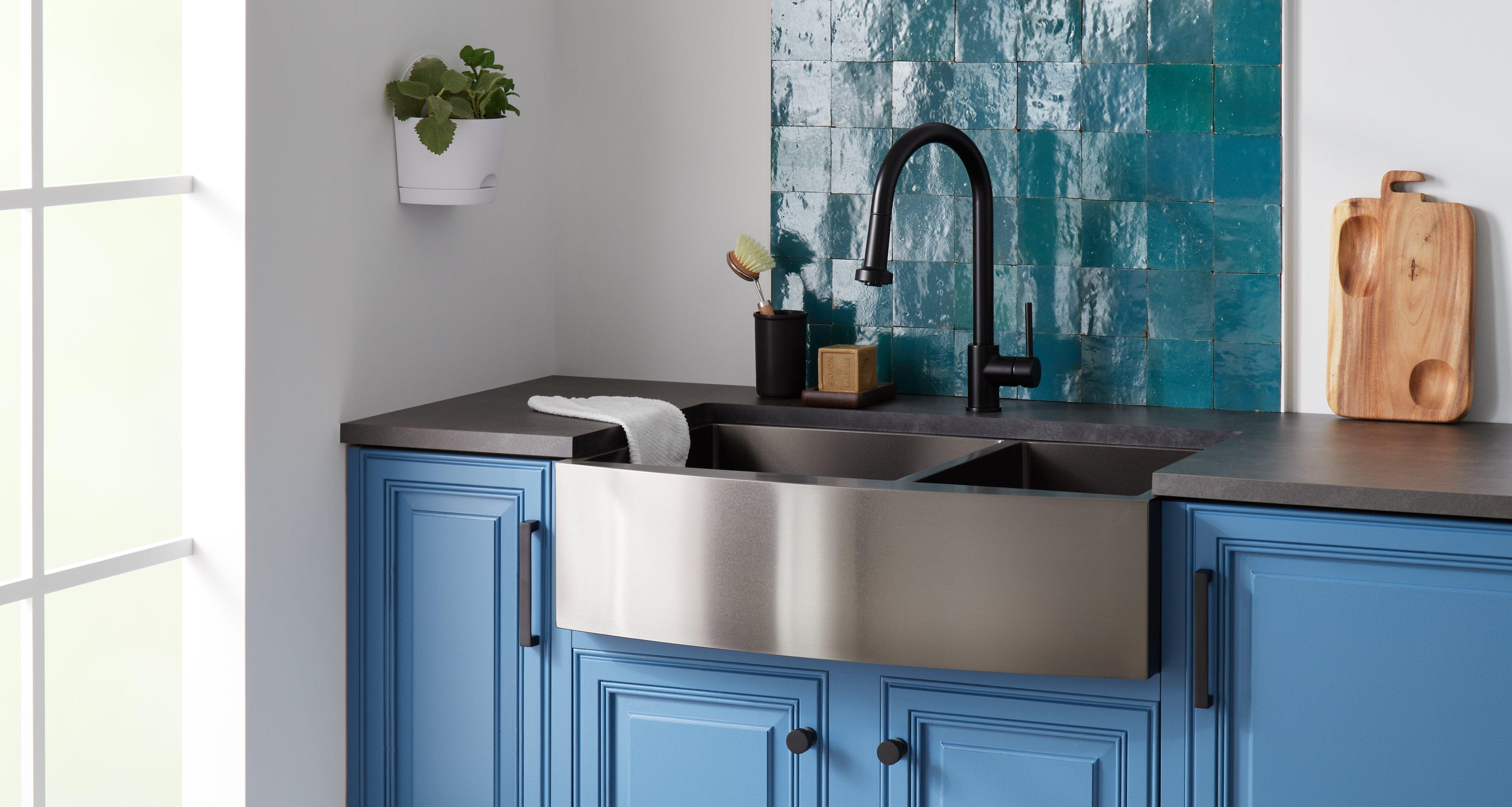 Selecting a Farmhouse Kitchen Faucet for Your Farmhouse Sink