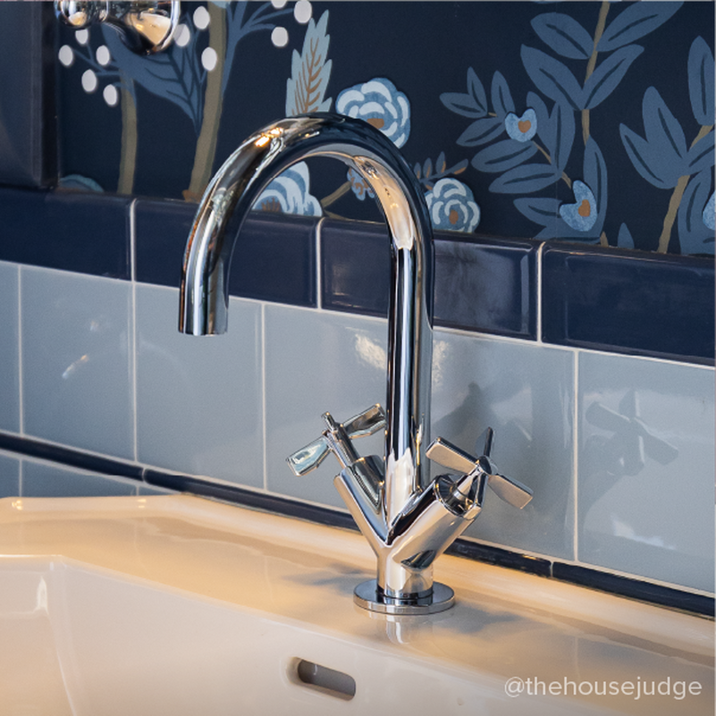 Vassor Single-Hole Bathroom Faucet in Chrome