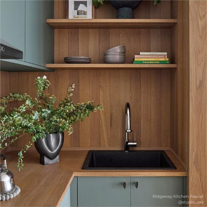 Ridgeway Pull-Down Kitchen Faucet - Gunmetal