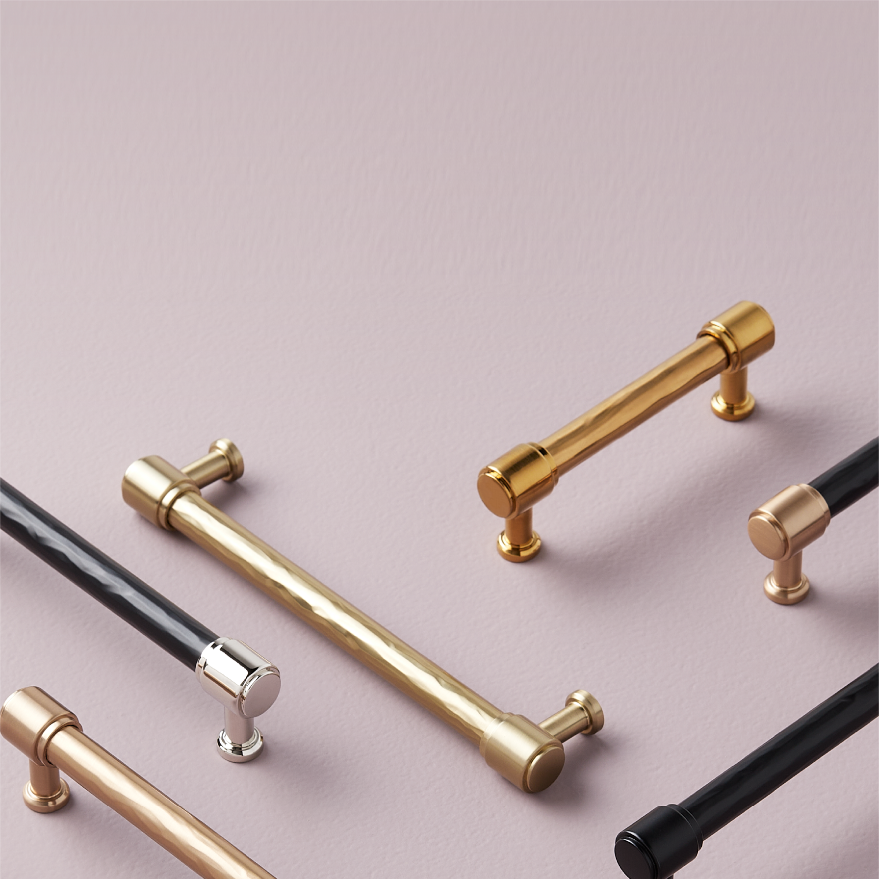 Lazzara Textured Oversized Cabinet Pull
- Champagne Bronze, Matte Black, Brushed Gold, Polished Nickel