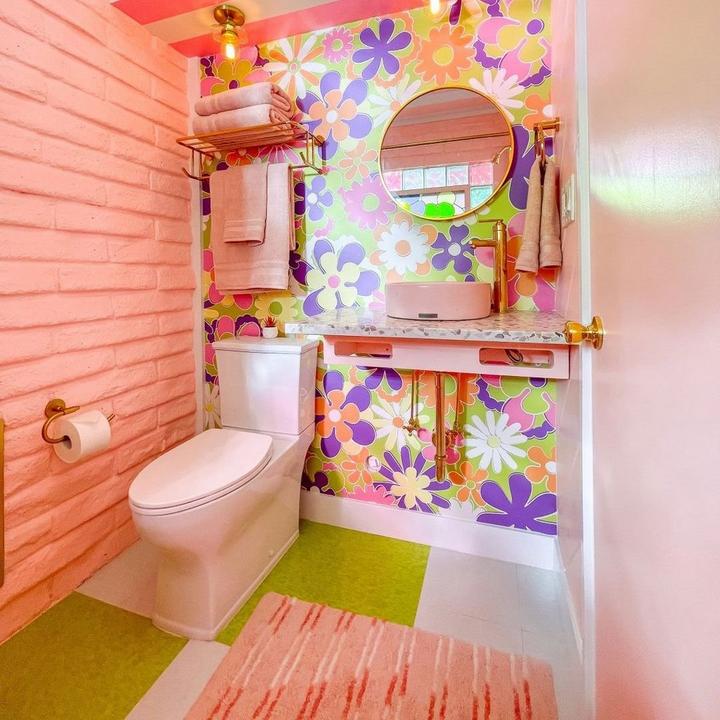 Trixie Motel bathroom