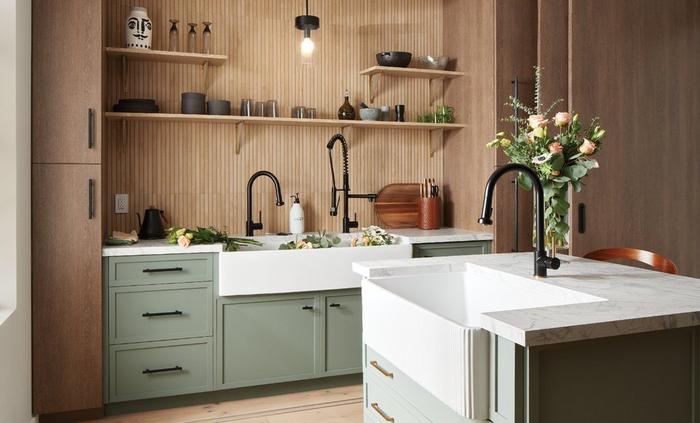 Hidden kitchen with the Ridgeway Pull-Down & the Levi Kitchen Faucet with Spring-Spout in Matte Black, 33" Easley Farmhouse Sink