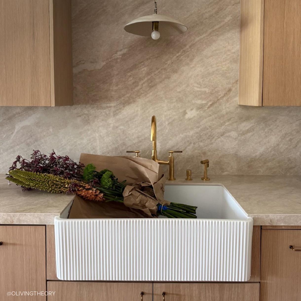 Easley Fireclay Farmhouse Sink - Glossy White