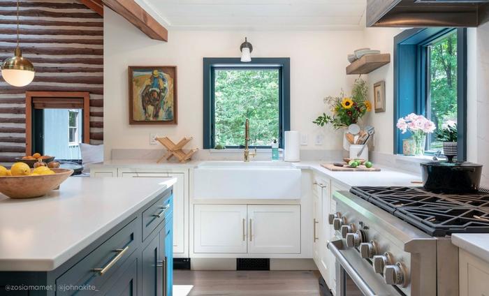 Kitchen of Zosia Mamet & Evan Jonigkeit with the Southgate Pull-Down Kitchen Faucet in Polished Brass, 36" Mitzy Farmhouse Sink